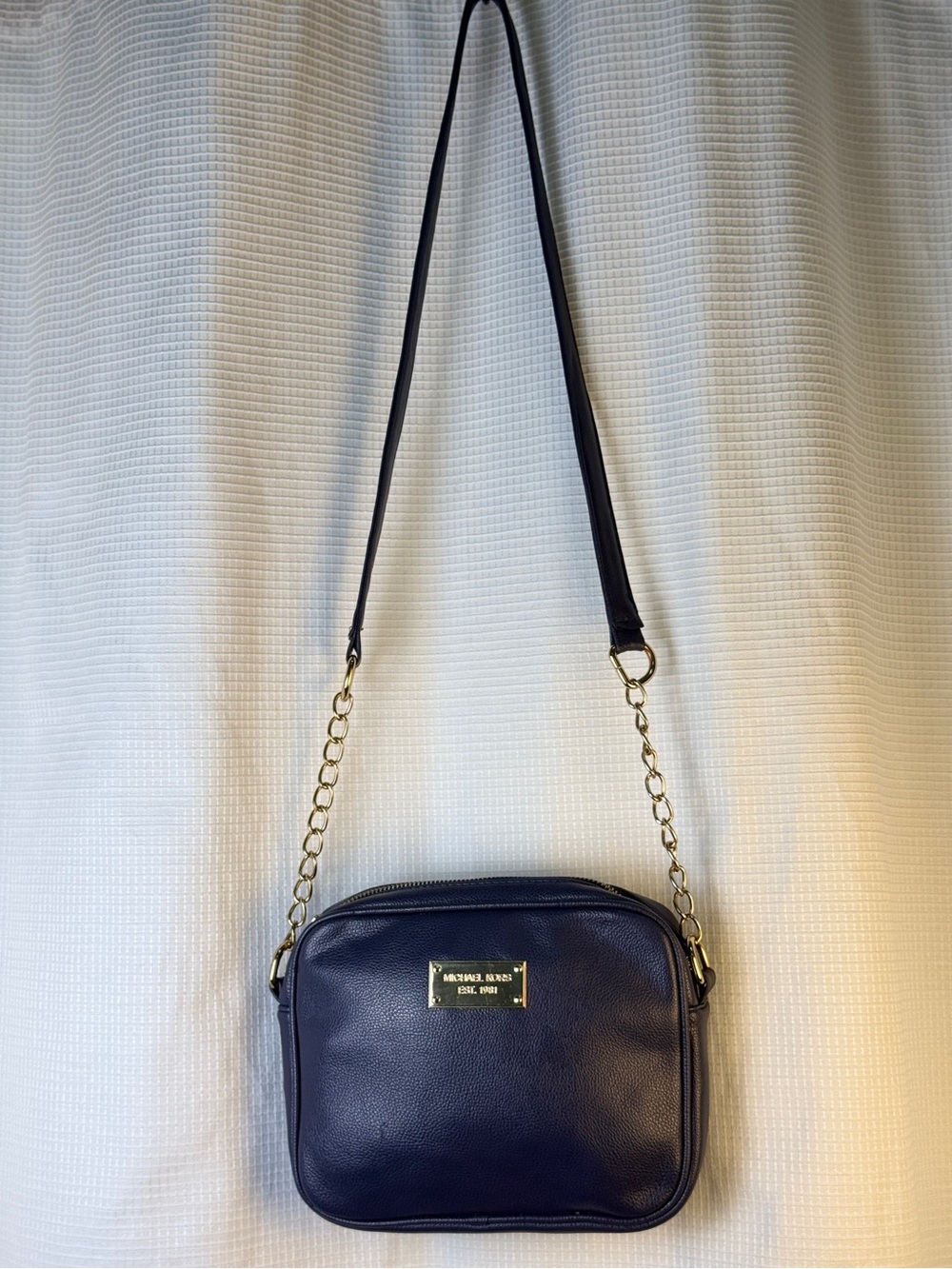 Michael Kors Navy Pebble Leather Jet Set Crossbody Camera Bag + Gold Chain - EUC - Picture 7 of 15